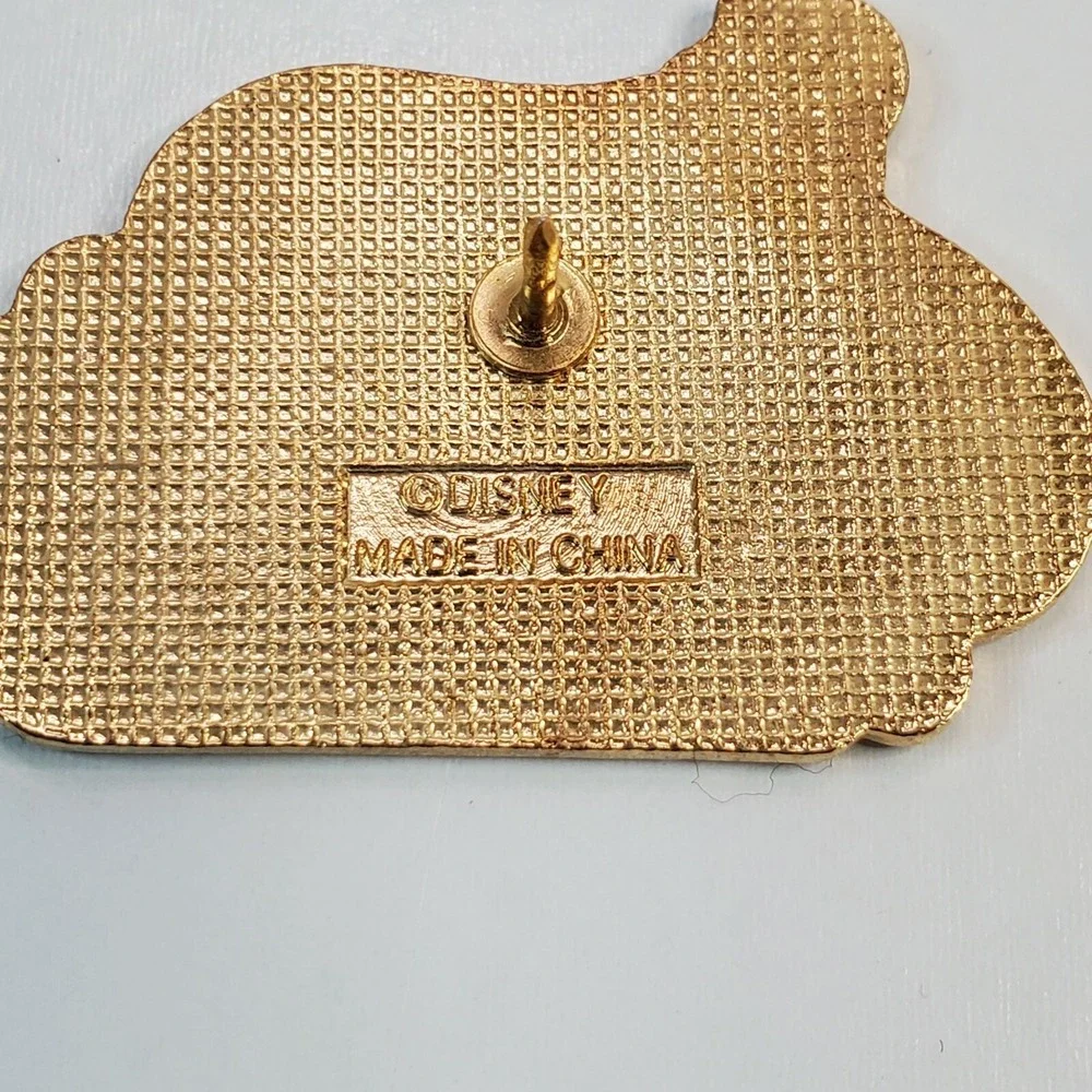 Vintage Disney Aladdin Genie & Magic Golden Lamp Pin 90s Designs